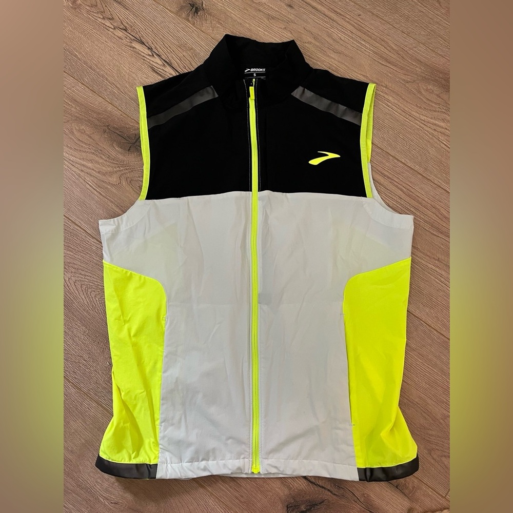 Brooks Run Visible Vest - Men Size S